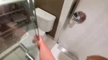 Milf anyuci hancúrja a zuhanyzóban Thumb