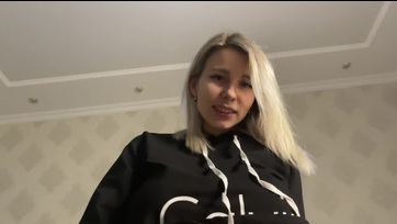 Előrántotta a dákómat a boxeremből és elkezdett rajta oboázni a szinte meztelen partnerem Thumb