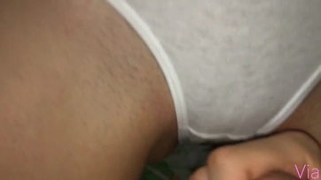Szexfilm nézés közben belucskosodott a tündéri mostohanővérem puncikája és nekifogtunk csókolózni Thumb